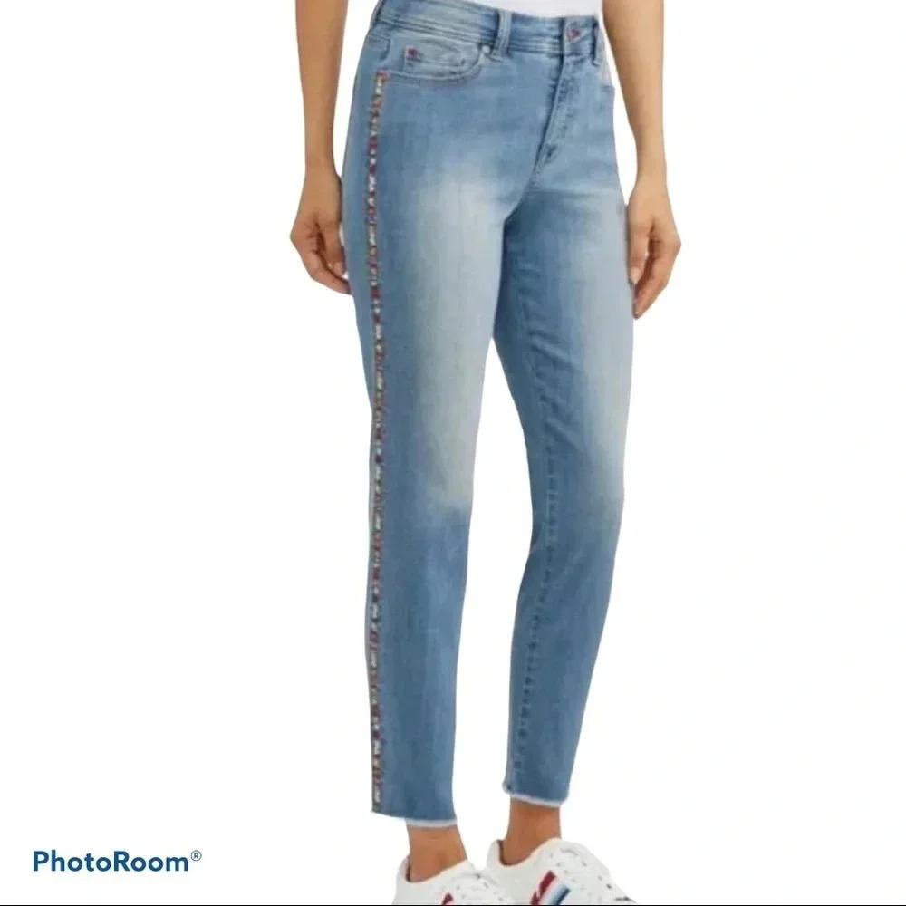 Love Ellen Degeneres dark blue embroidered floral trim loose hem high rise jeans